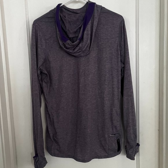 Nike Women's Running Hooded Long-Sleeve Tee - Picture 3 of 6